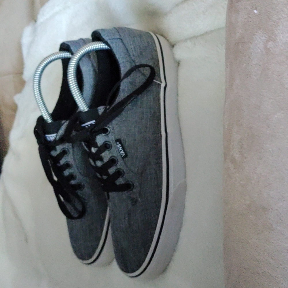 Vans "off the wall" men's size 7 Gray comfortable sneakers. - Picture 1 of 7